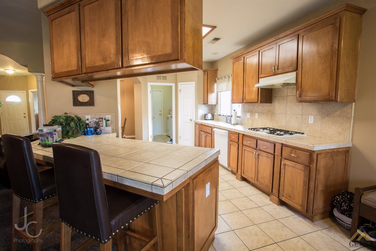 9802 Commodore Dr, Bakersfield, CA 93312 photo 11