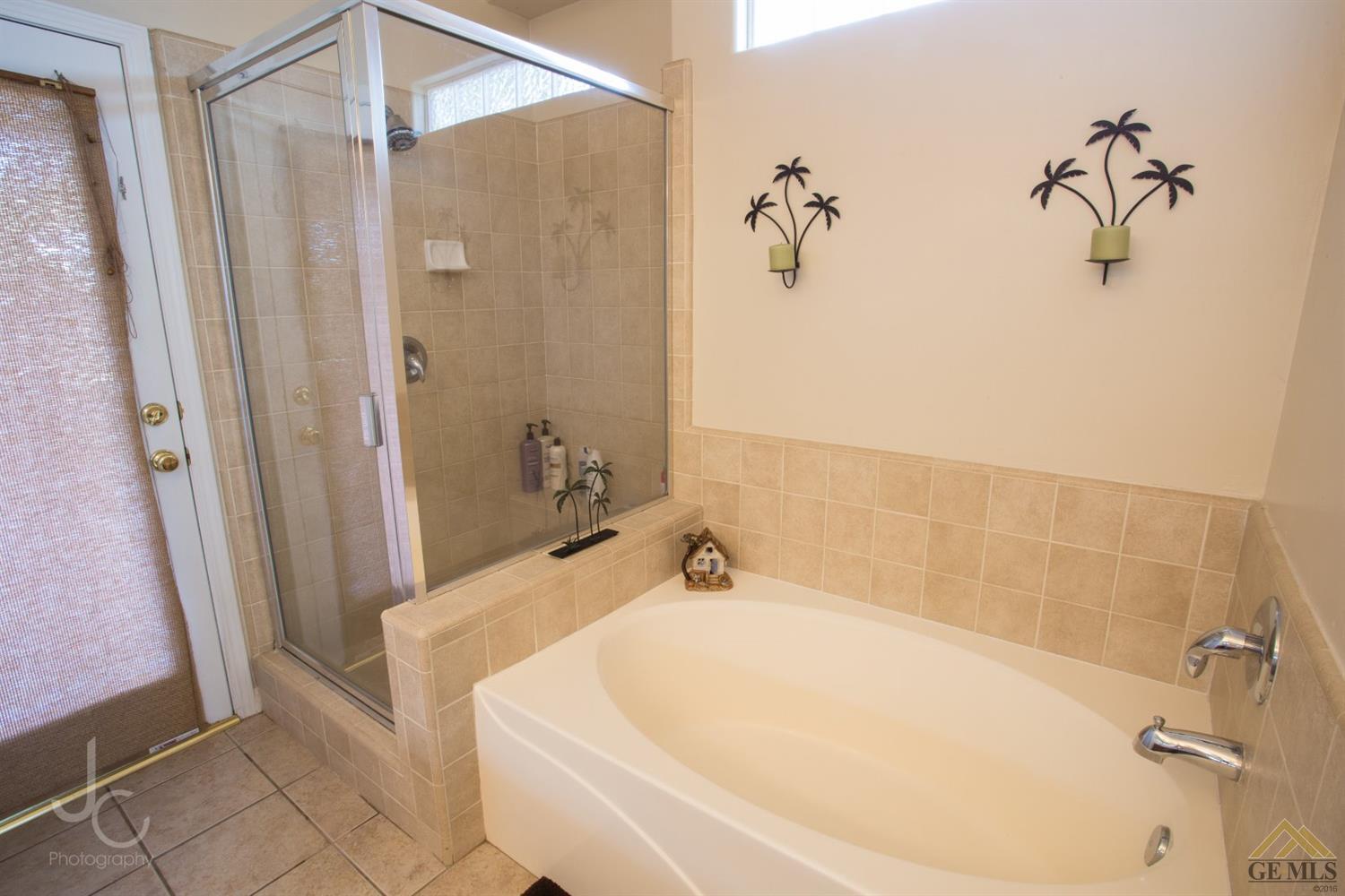 9802 Commodore Dr, Bakersfield, CA 93312 photo 17