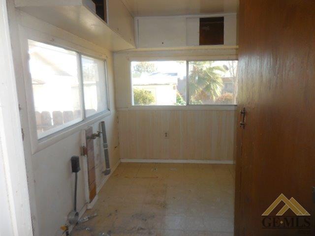 212 Warren St, Taft, CA 93268 photo 8