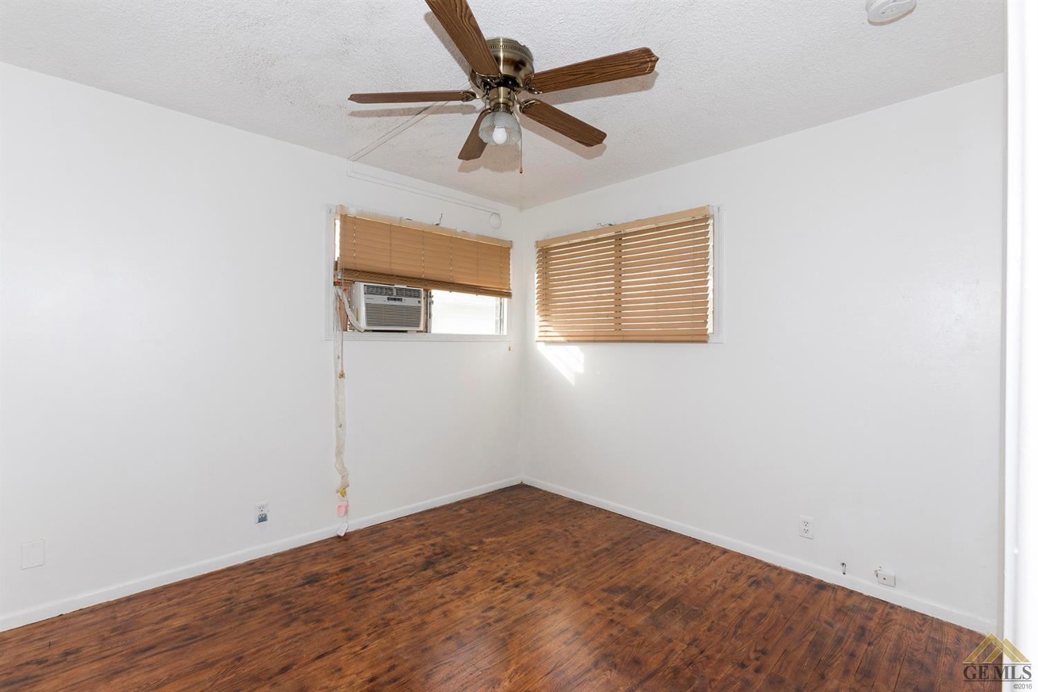 421 Sequoia Dr, Bakersfield, CA 93308 photo 9