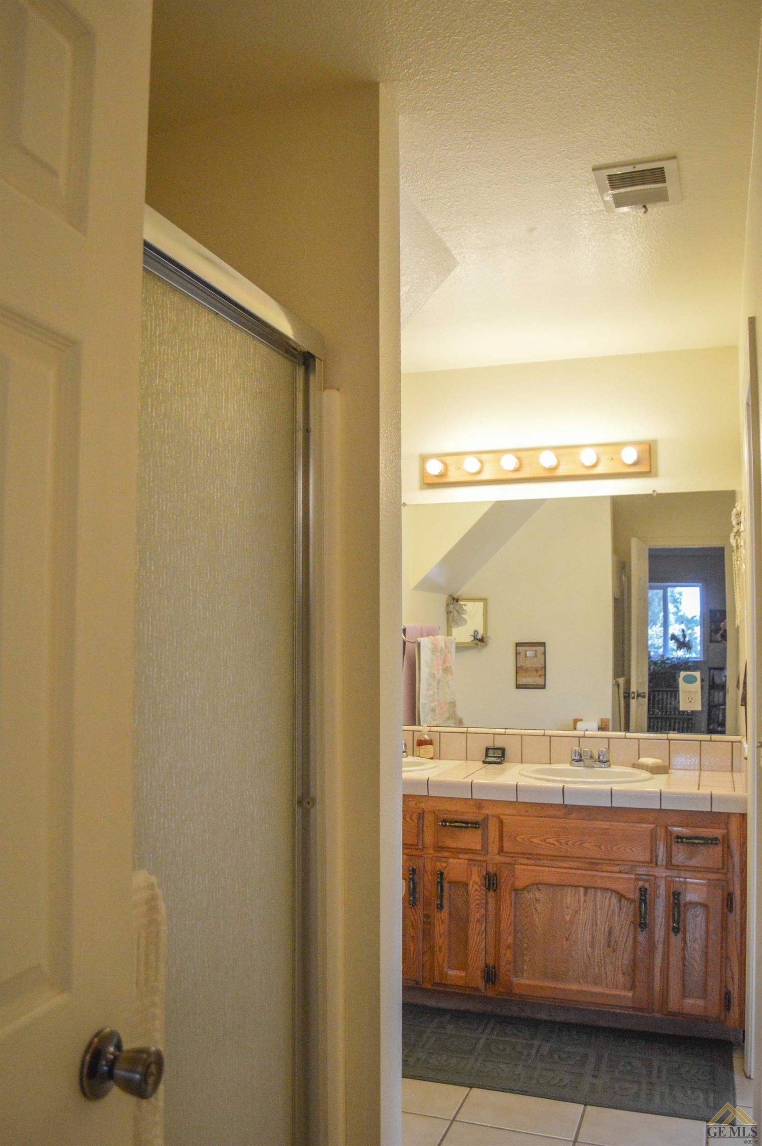 21004 Ridgeway Dr, Tehachapi, CA 93561 photo 9