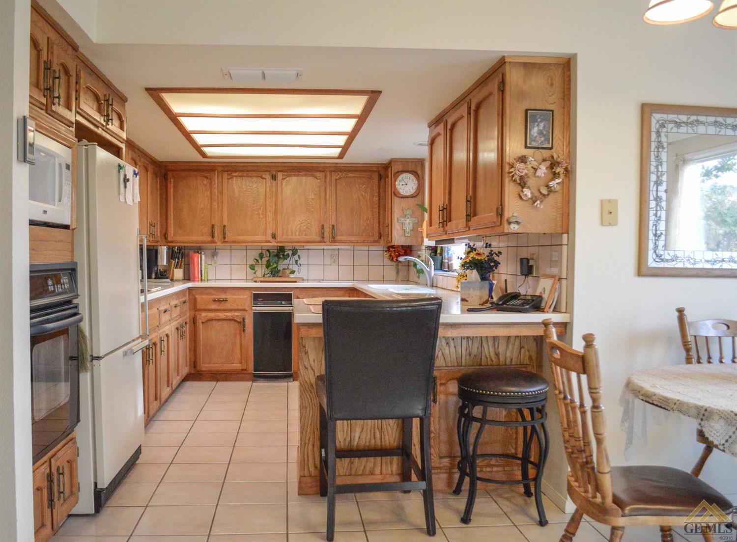 21004 Ridgeway Dr, Tehachapi, CA 93561 photo 5