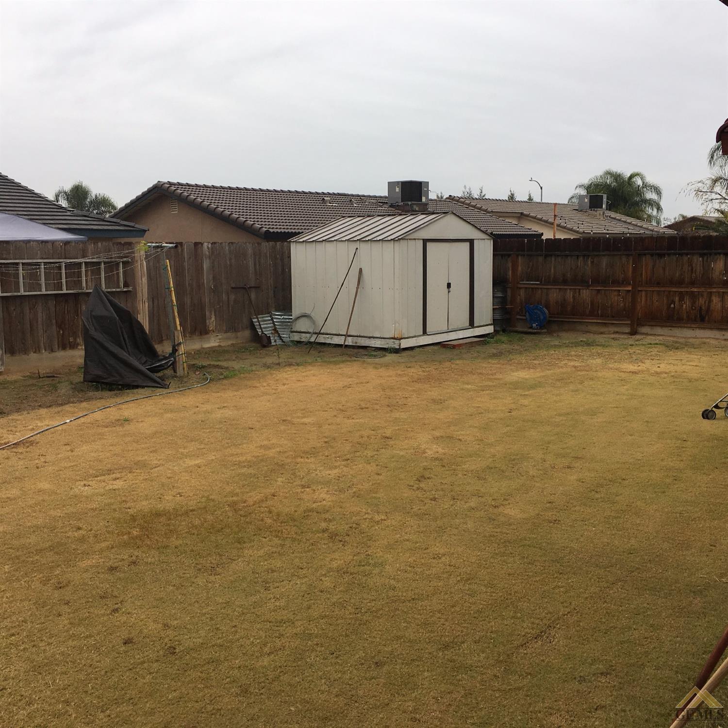 333 Chris Ct, Shafter, CA 93263 photo 9