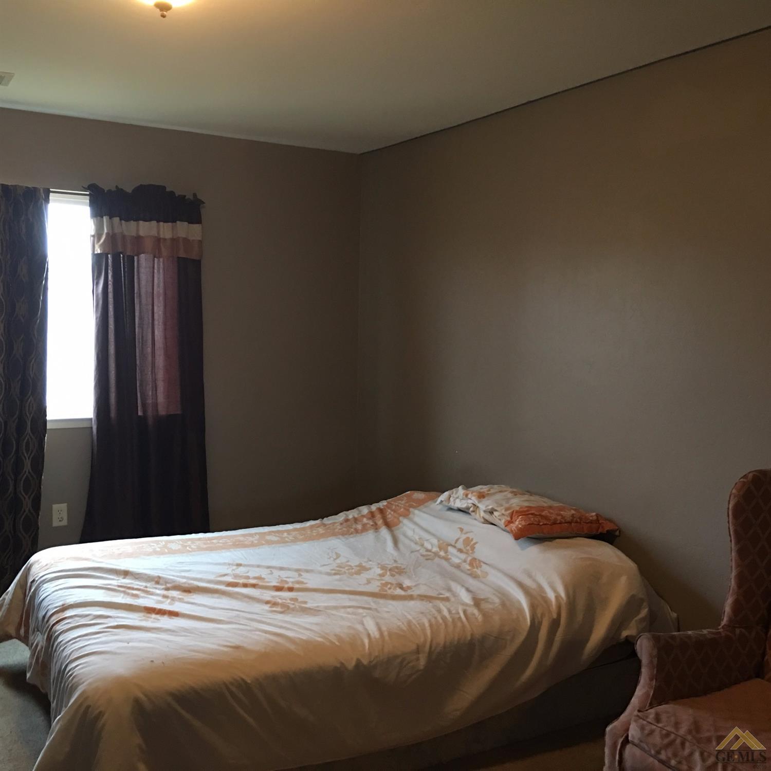 333 Chris Ct, Shafter, CA 93263 photo 8