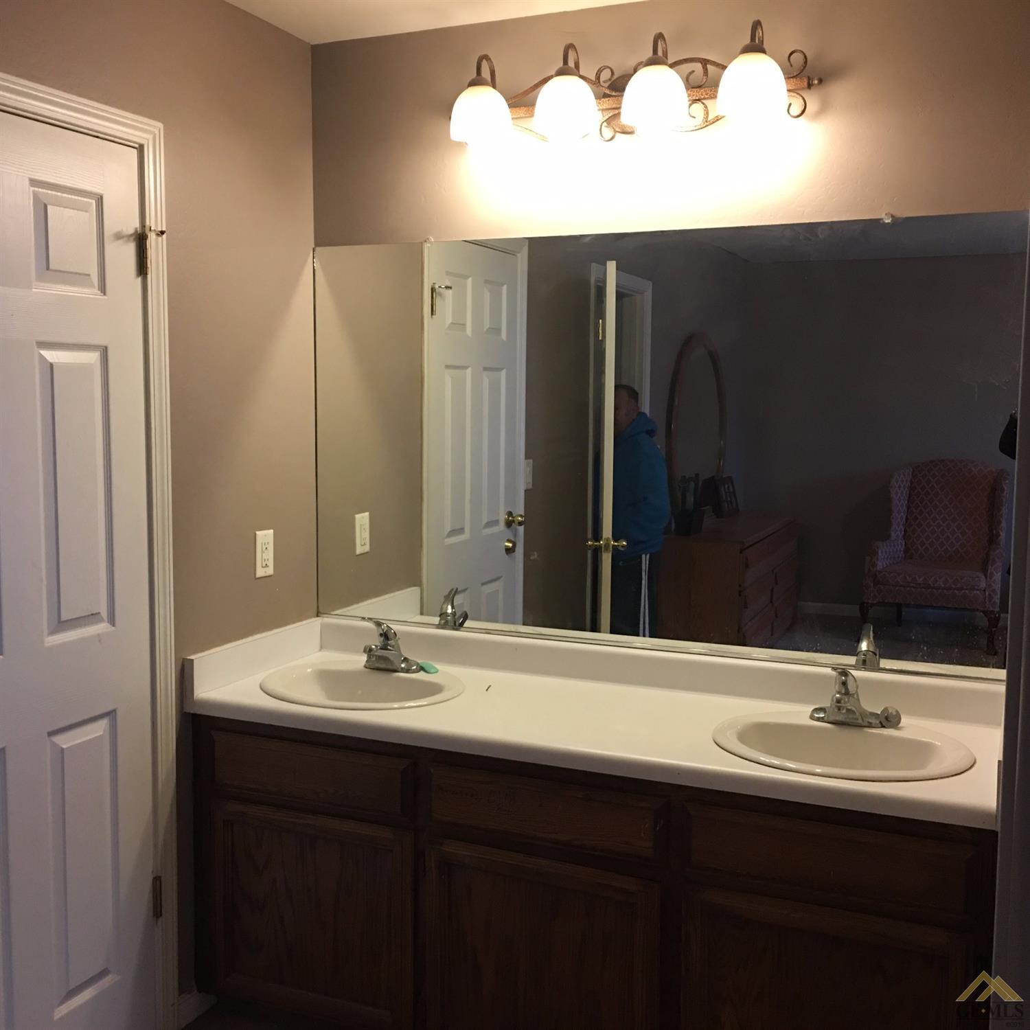 333 Chris Ct, Shafter, CA 93263 photo 5