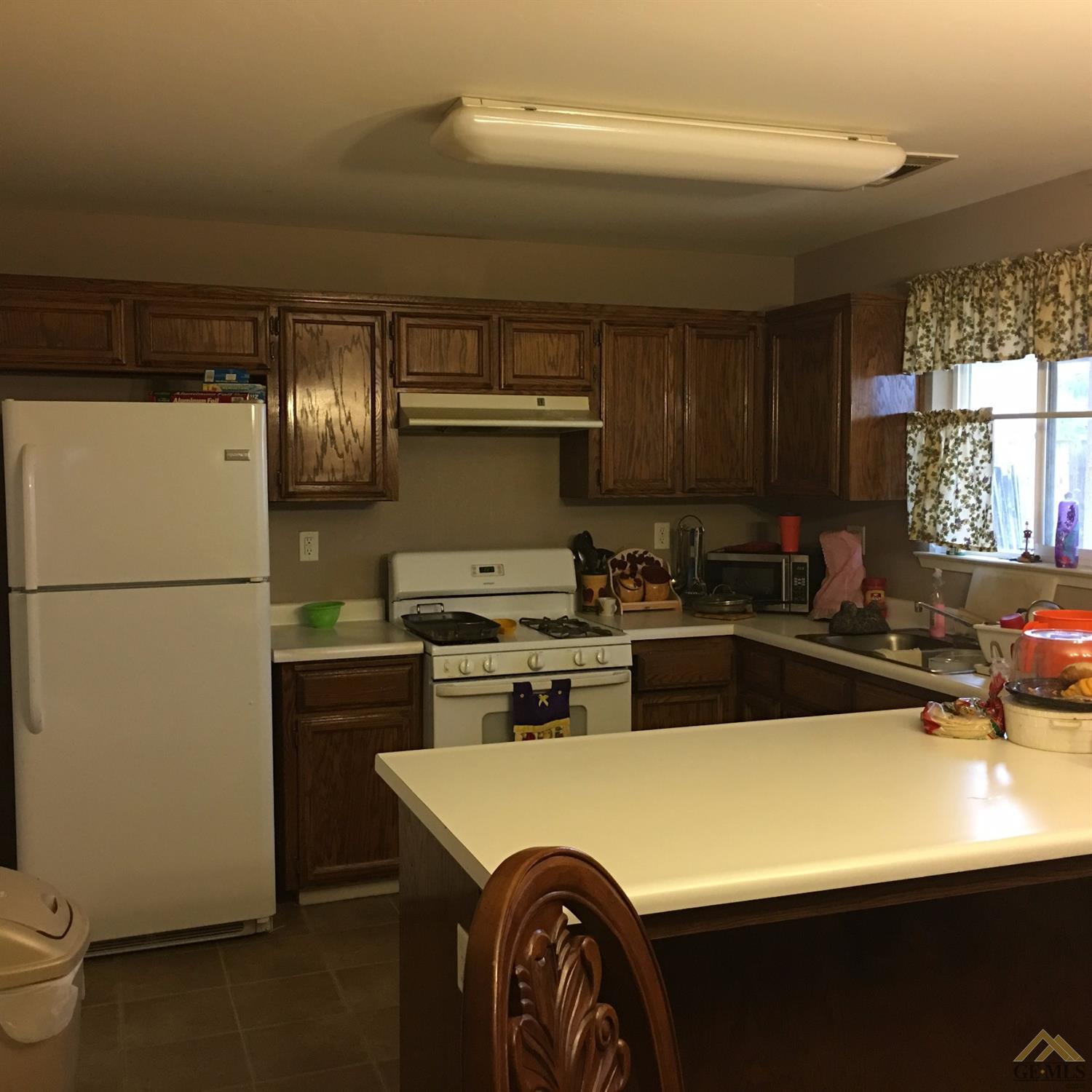 333 Chris Ct, Shafter, CA 93263 photo 3