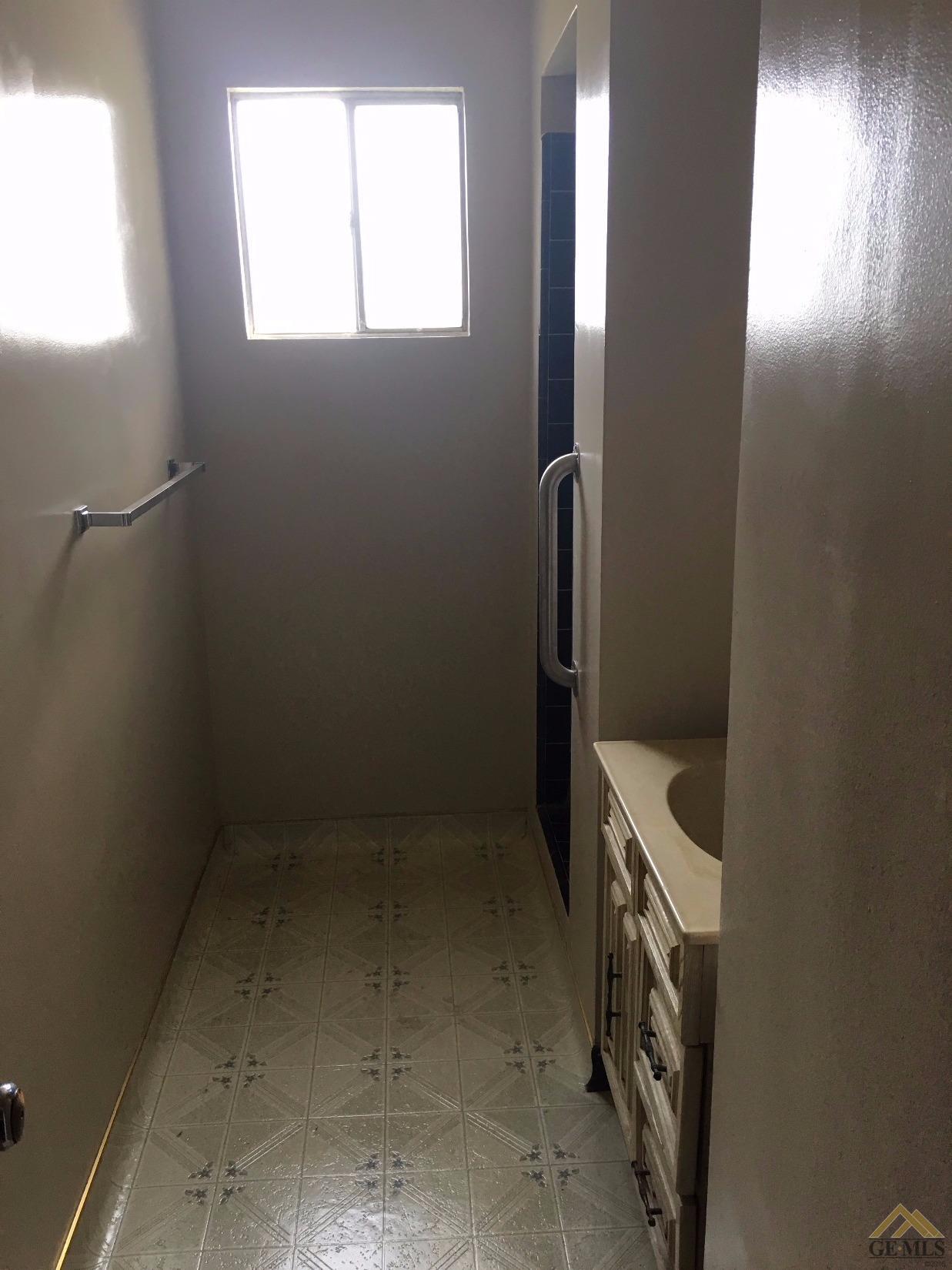 101 Bendix St, Bakersfield, CA 93308 photo 12