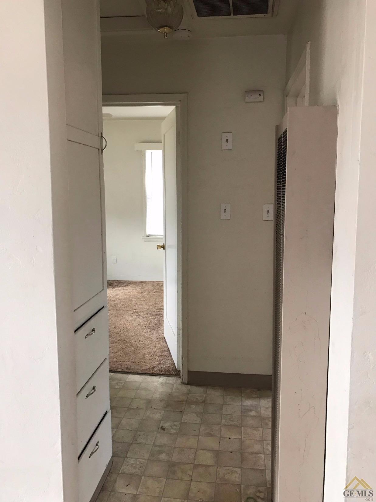 2714 16th St, Bakersfield, CA 93301 photo 5