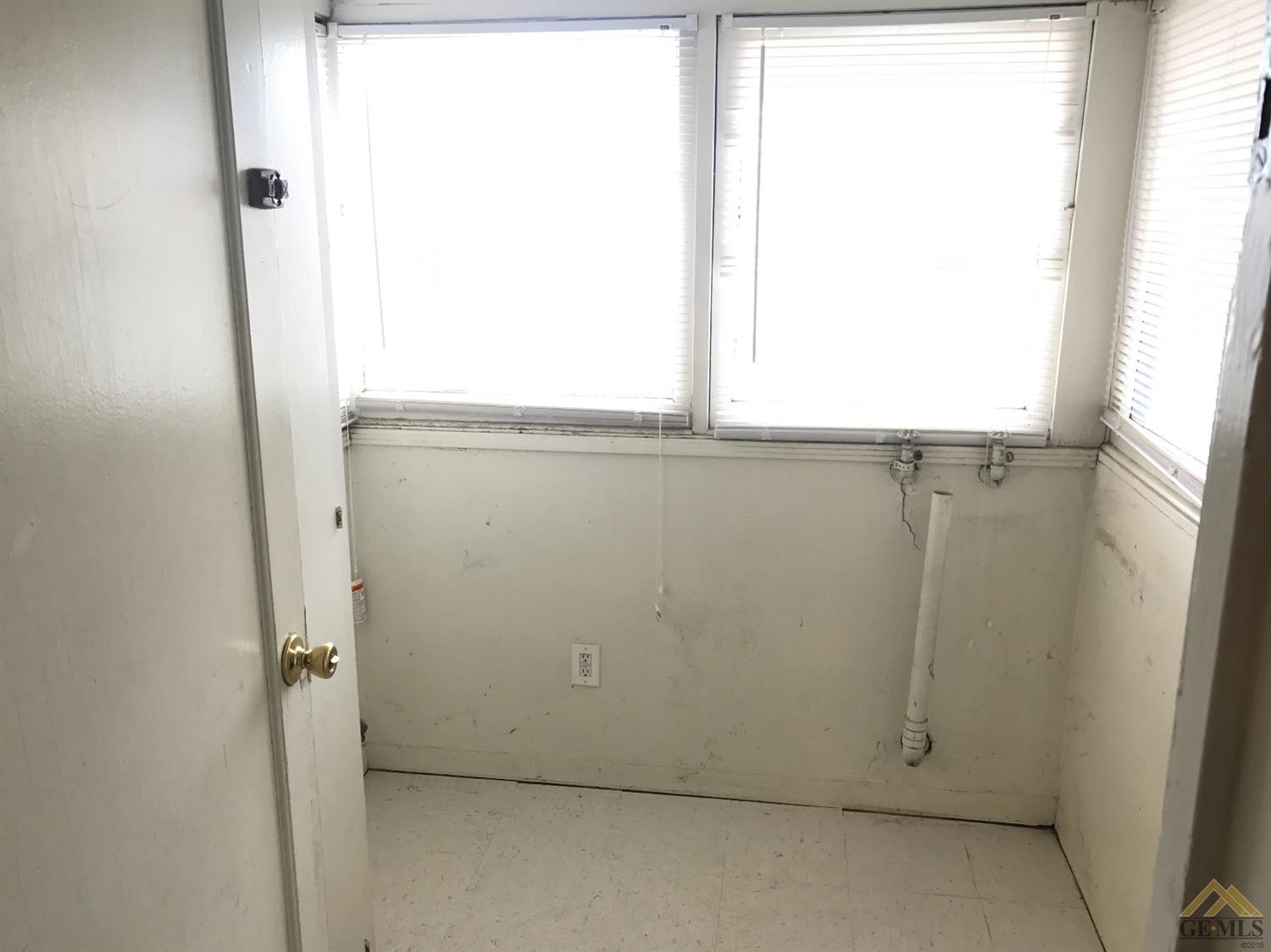 2714 16th St, Bakersfield, CA 93301 photo 11