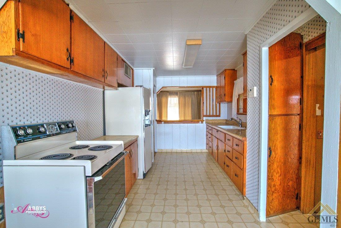 110 Pico St, Taft, CA 93268 photo 9