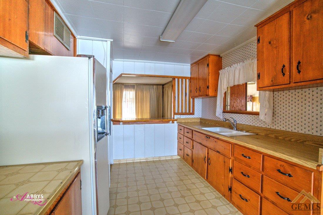 110 Pico St, Taft, CA 93268 photo 10