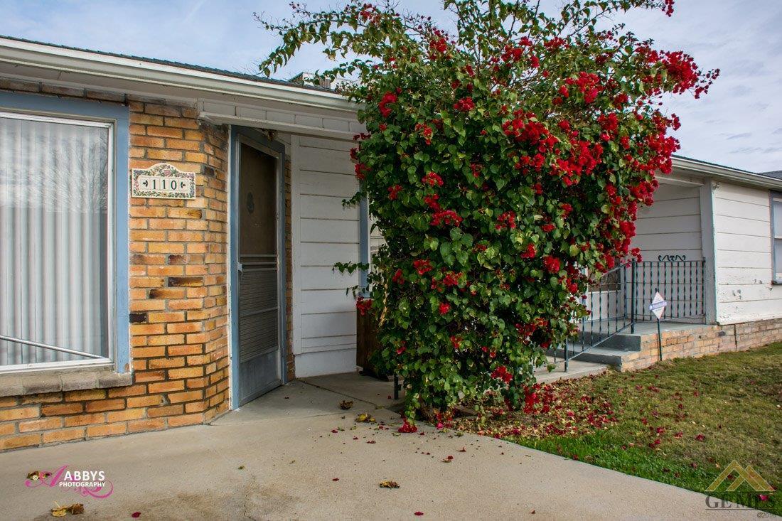 110 Pico St, Taft, CA 93268 photo 2