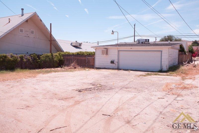 110 Pico St, Taft, CA 93268 photo 23