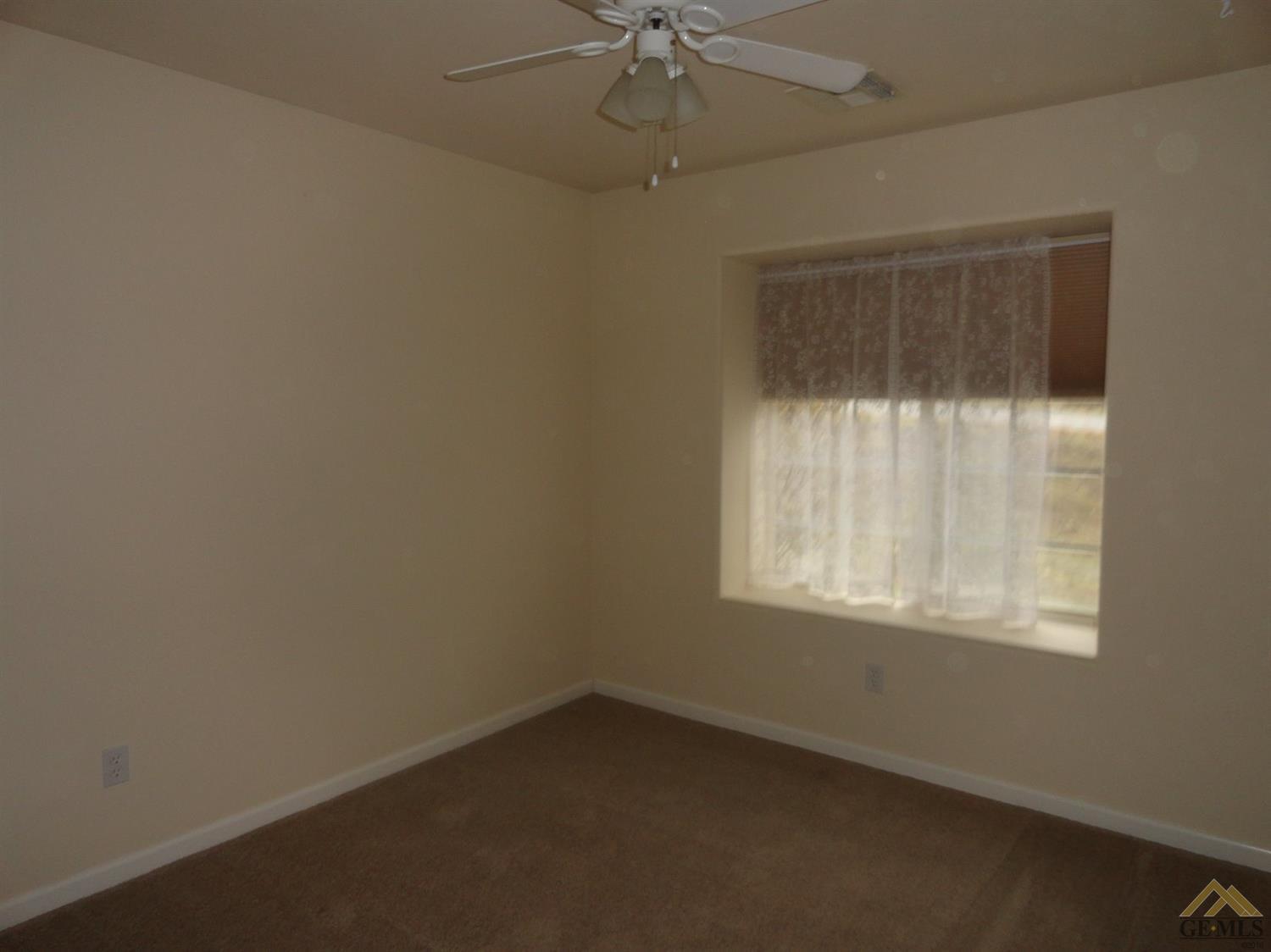 27201 Buckpasser Dr, Tehachapi, CA 93561 photo 13