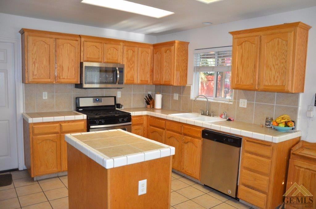 4305 Blue Devils Ave, Bakersfield, CA 93313 photo 6