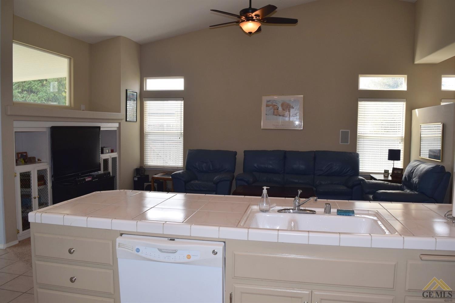 10325 Bichester Ct, Bakersfield, CA 93311 photo 4