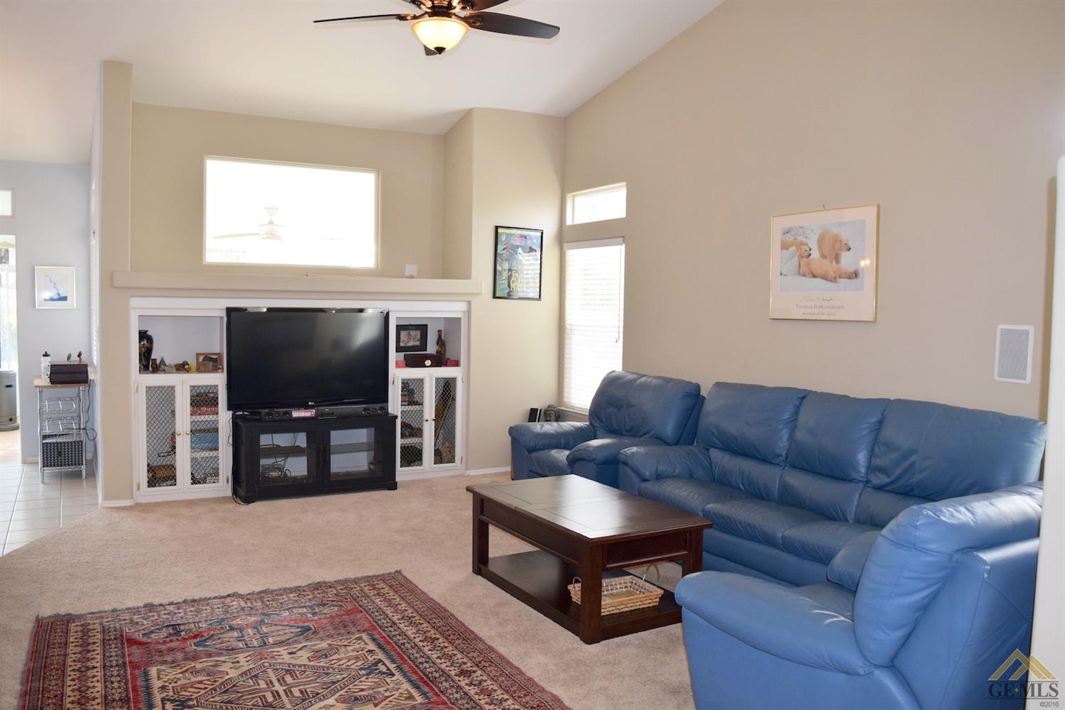 10325 Bichester Ct, Bakersfield, CA 93311 photo 2