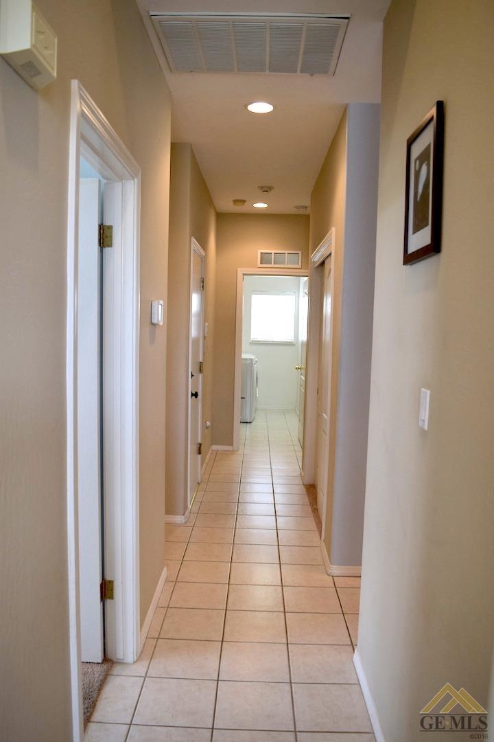 10325 Bichester Ct, Bakersfield, CA 93311 photo 9