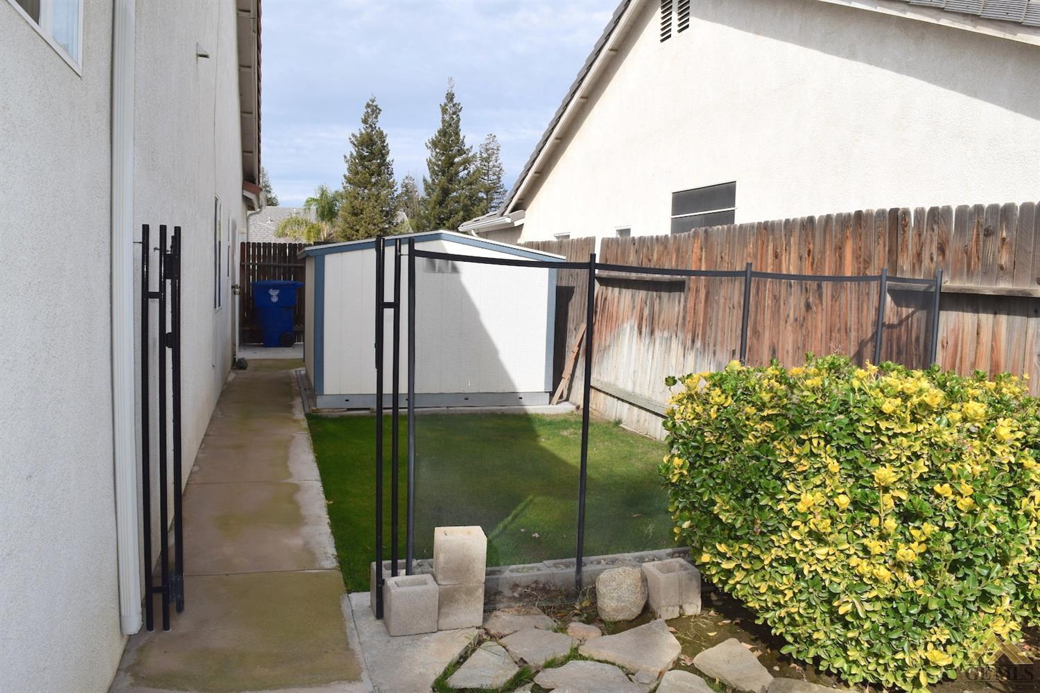 10325 Bichester Ct, Bakersfield, CA 93311 photo 32