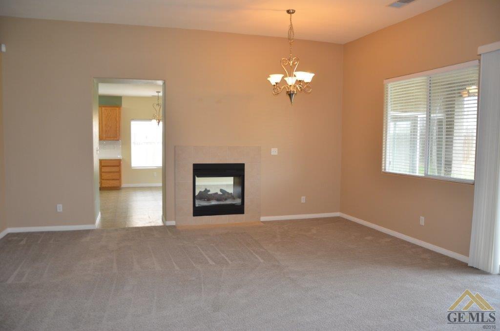 11724 Copernicus Ave, Bakersfield, CA 93312 photo 5