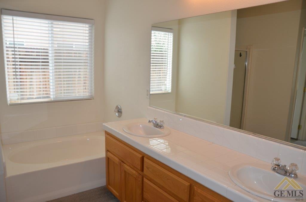 11724 Copernicus Ave, Bakersfield, CA 93312 photo 18