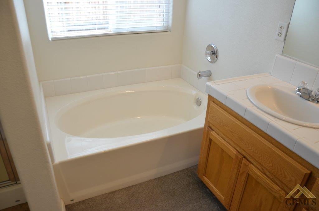 11724 Copernicus Ave, Bakersfield, CA 93312 photo 19
