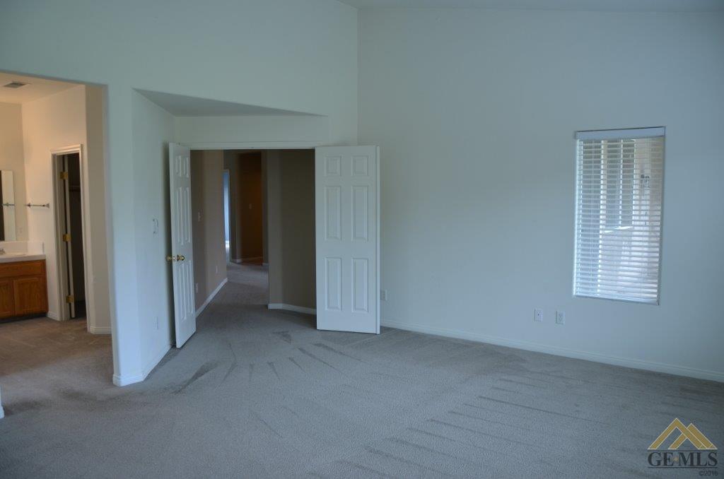 11724 Copernicus Ave, Bakersfield, CA 93312 photo 15