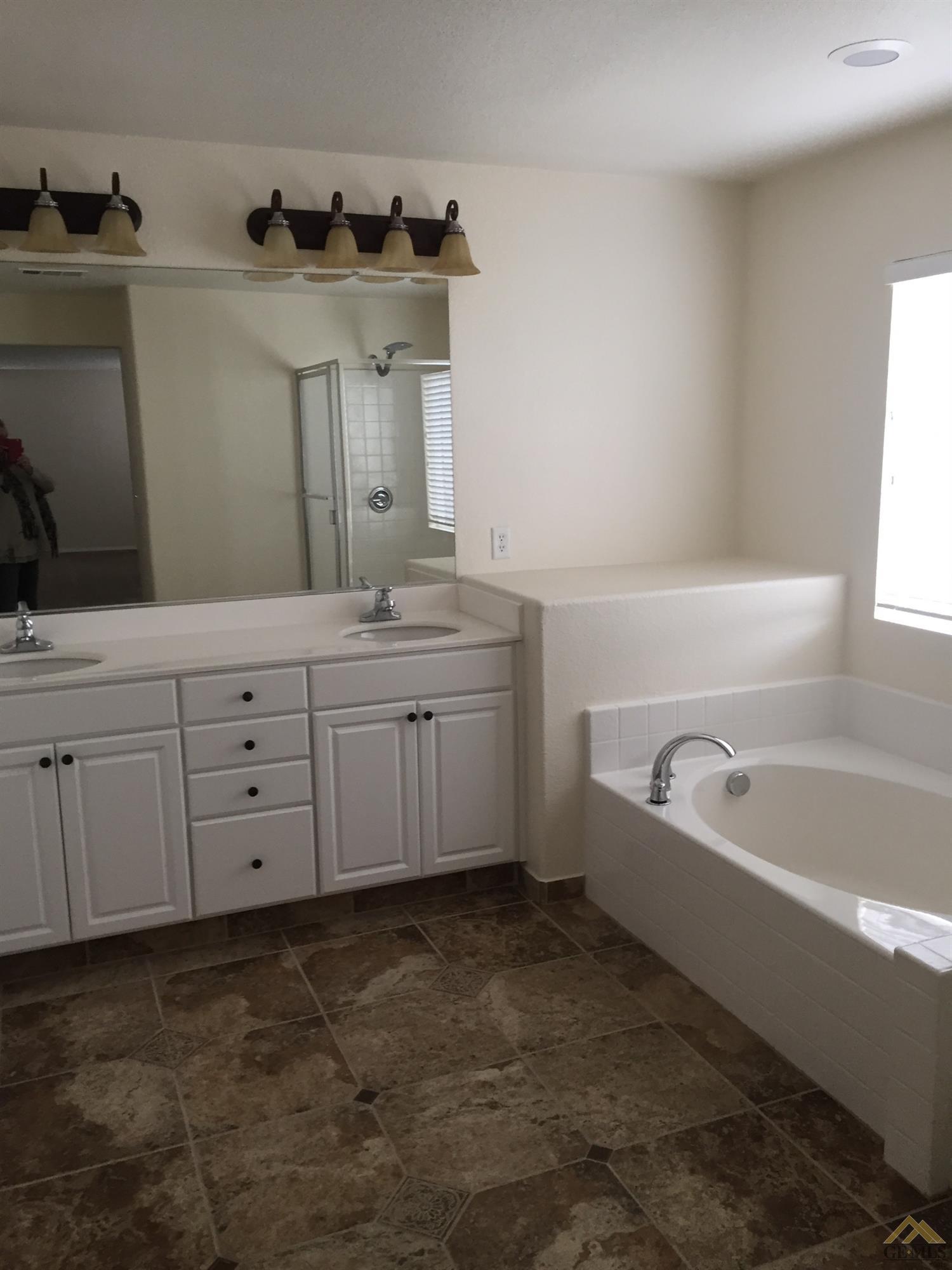 1426 Wild Olive Rd, Tehachapi, CA 93561 photo 4