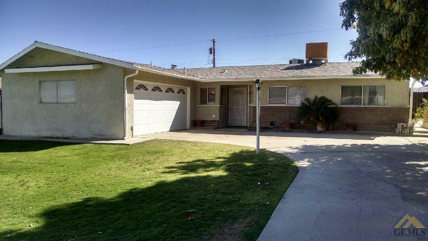 219 Suzanne Ln, Taft, CA 93268 photo 2