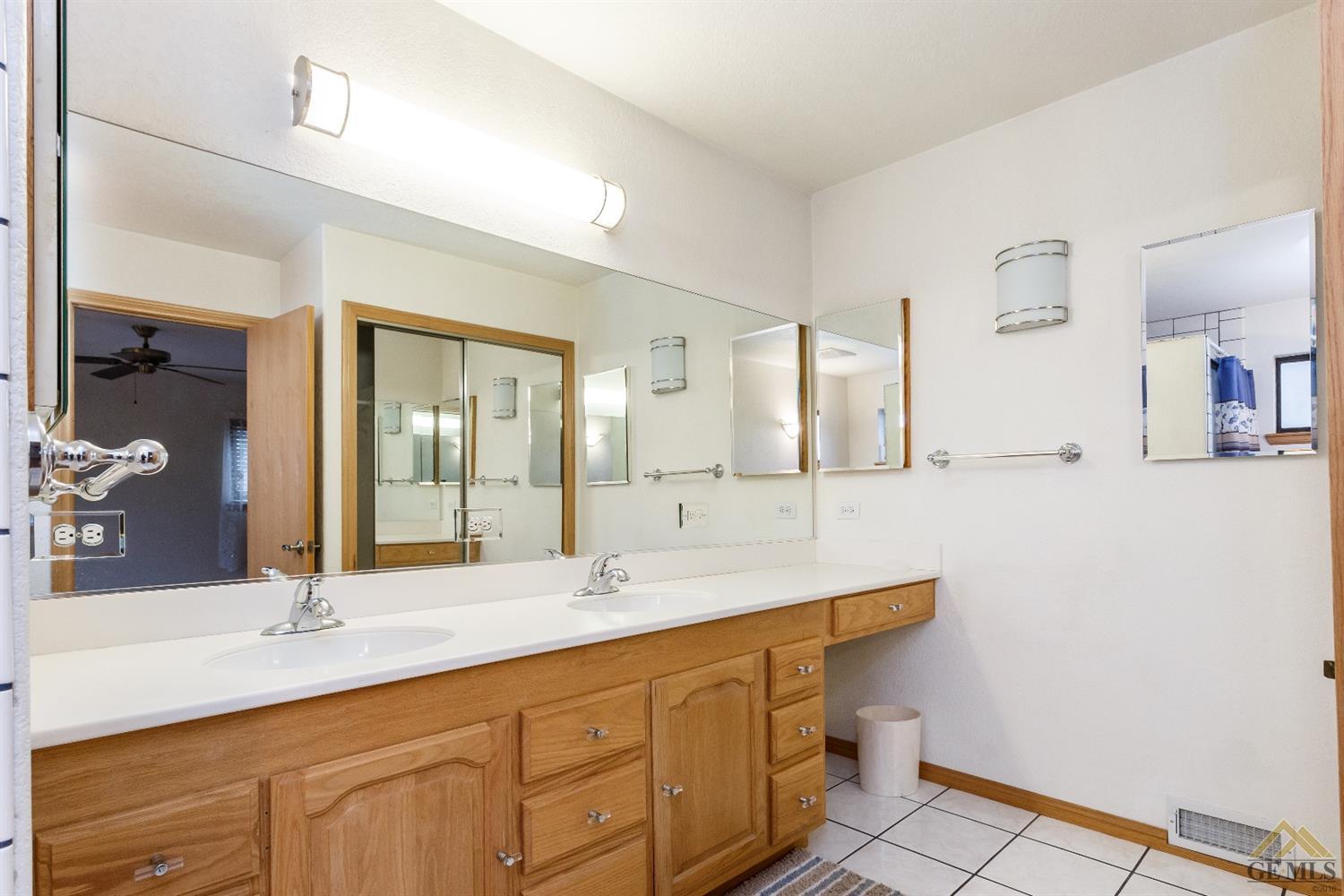 28750 Delaware Dr, Tehachapi, CA 93561 photo 28