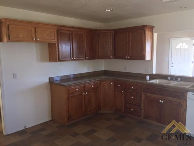 307 Crystal St, Taft, CA 93268 photo 5