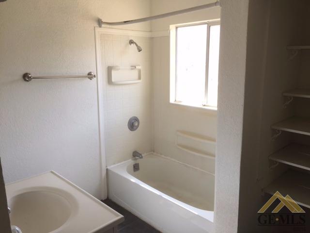 307 Crystal St, Taft, CA 93268 photo 10
