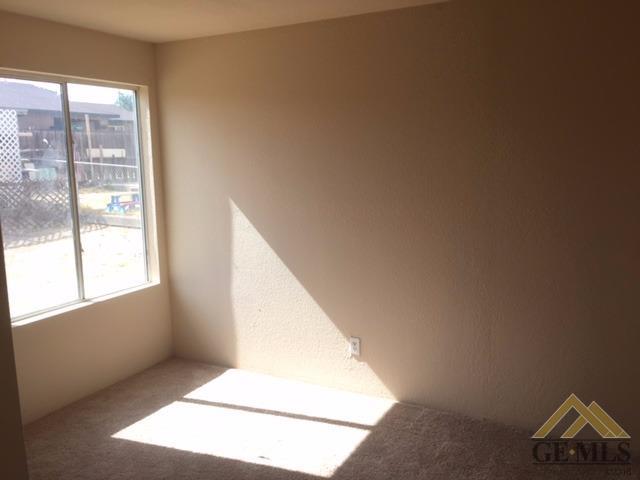 307 Crystal St, Taft, CA 93268 photo 9
