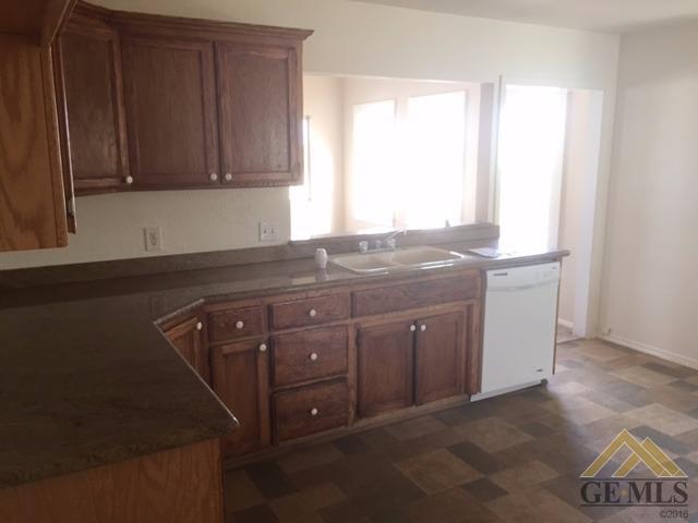 307 Crystal St, Taft, CA 93268 photo 6