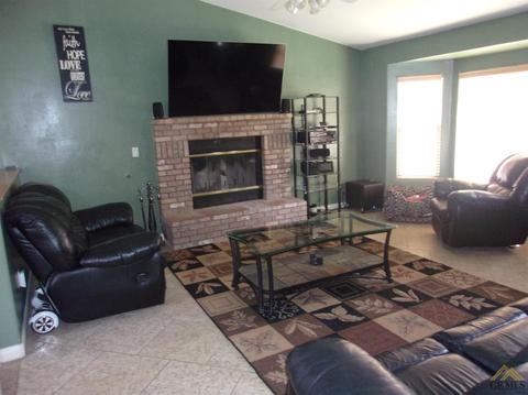 105 Lee St, Taft, CA 93268 photo 4