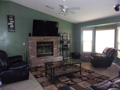 105 Lee St, Taft, CA 93268 photo 6