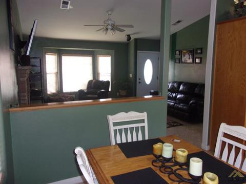 105 Lee St, Taft, CA 93268 photo 7