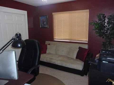 105 Lee St, Taft, CA 93268 photo 17
