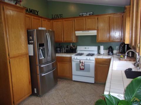 105 Lee St, Taft, CA 93268 photo 10