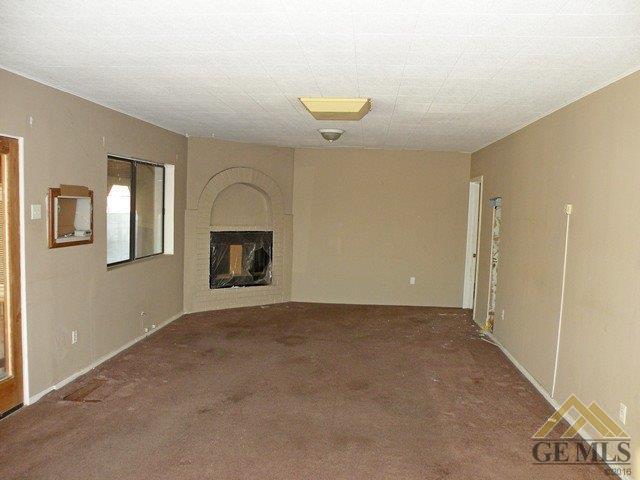 124 Laurel Ave, Arvin, CA 93203 photo 2