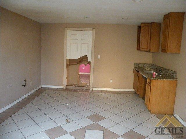 124 Laurel Ave, Arvin, CA 93203 photo 7