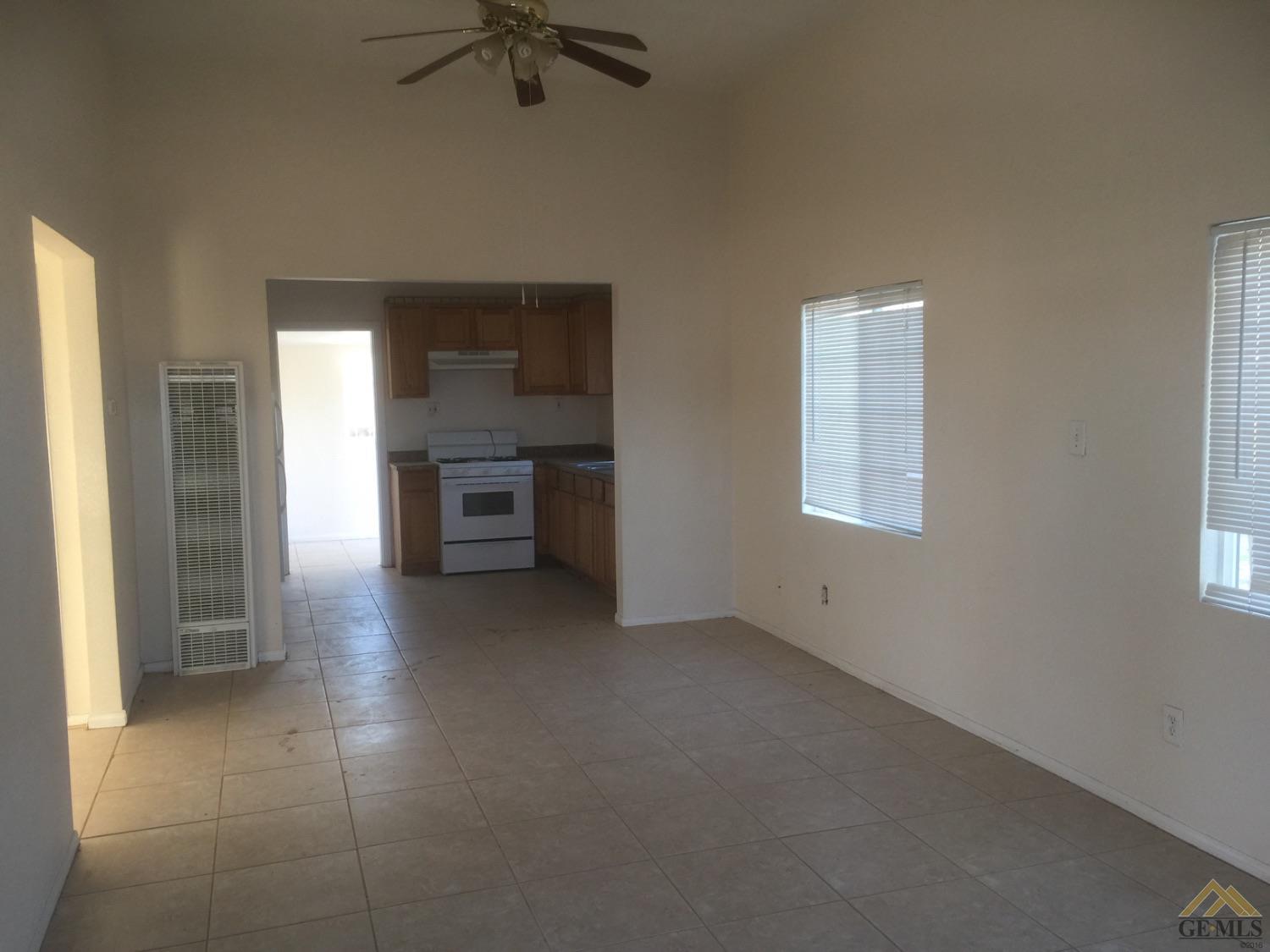411 6th St, Taft, CA 93268 photo 2