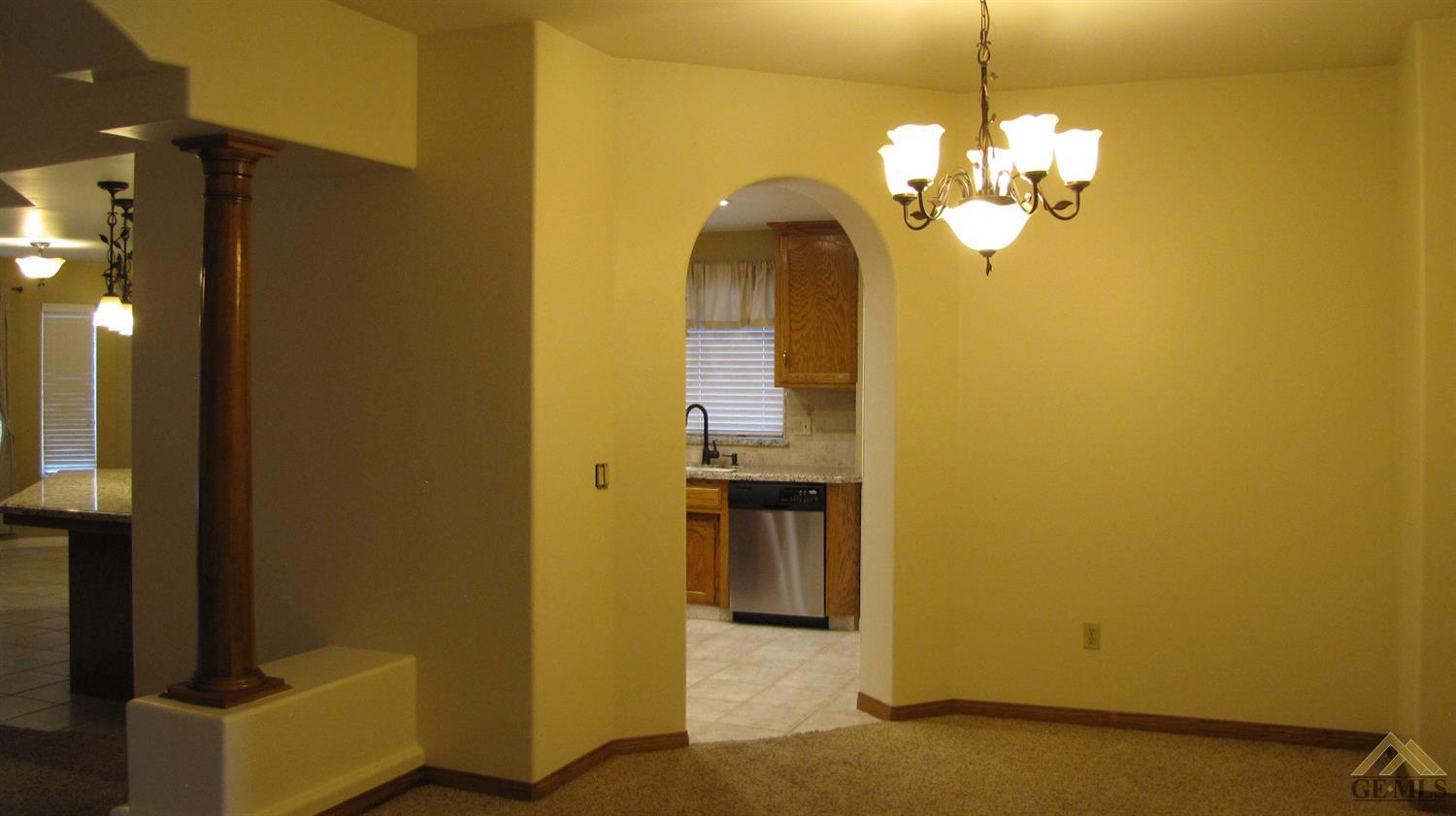 9404 Colfax Ct, Bakersfield, CA 93312 photo 3