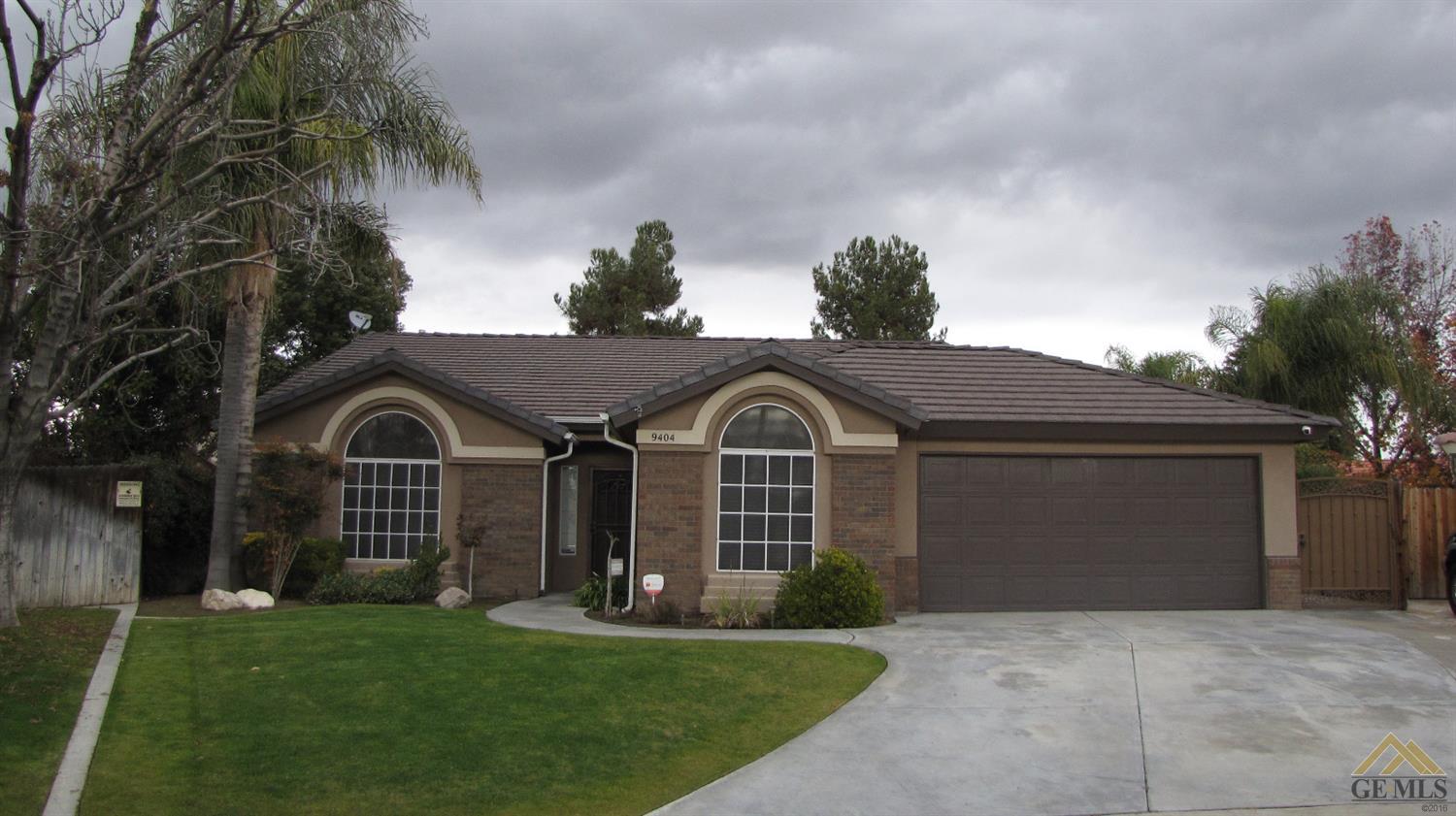 9404 Colfax Ct, Bakersfield, CA 93312 photo 1