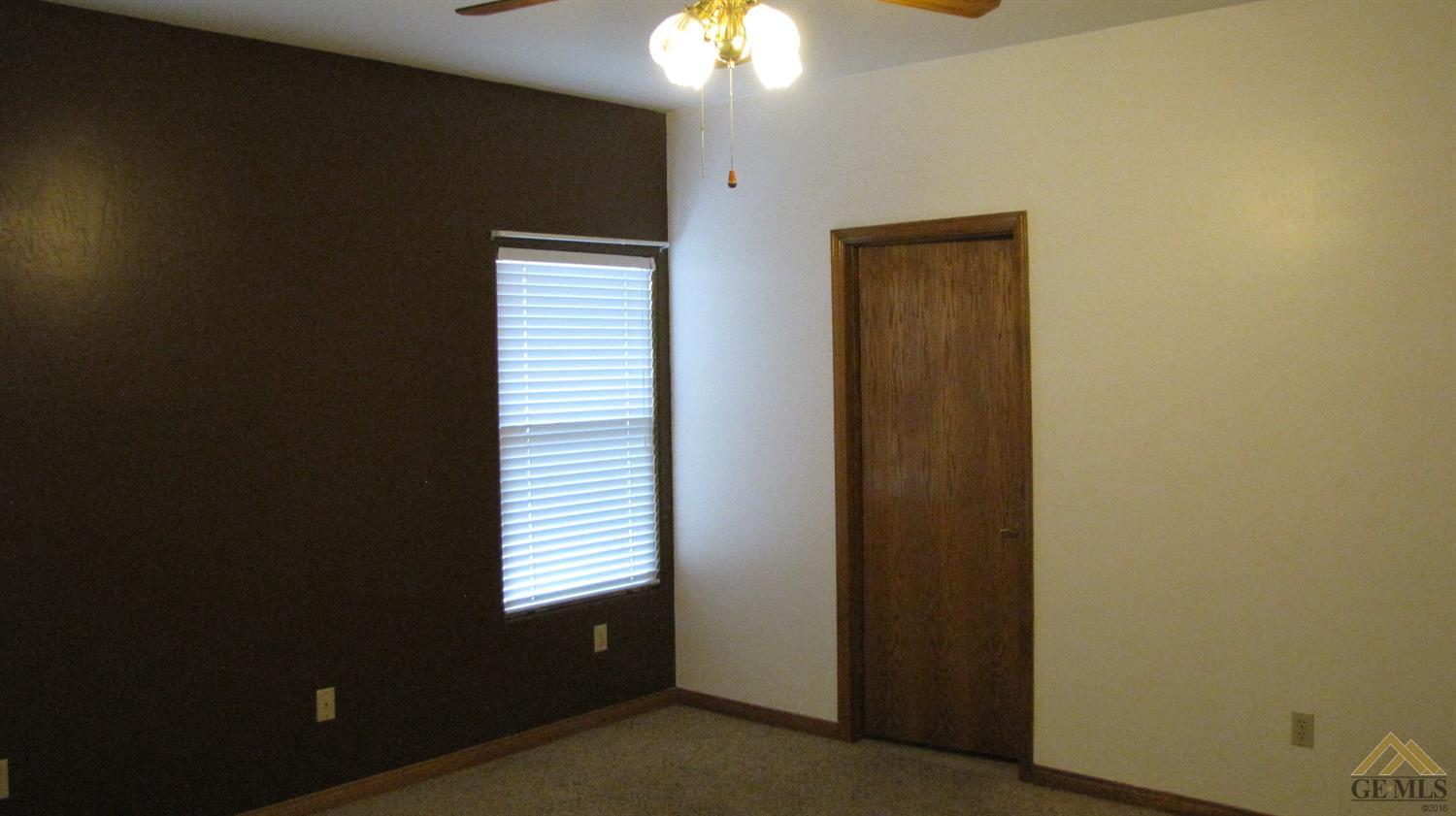 9404 Colfax Ct, Bakersfield, CA 93312 photo 9