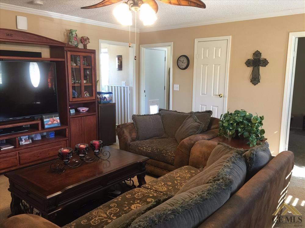 28041 Seabiscuit Way, Tehachapi, CA 93561 photo 4