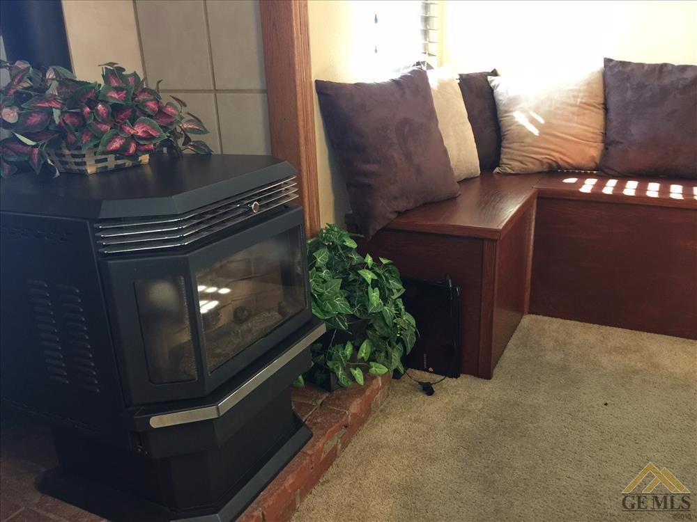 28041 Seabiscuit Way, Tehachapi, CA 93561 photo 5