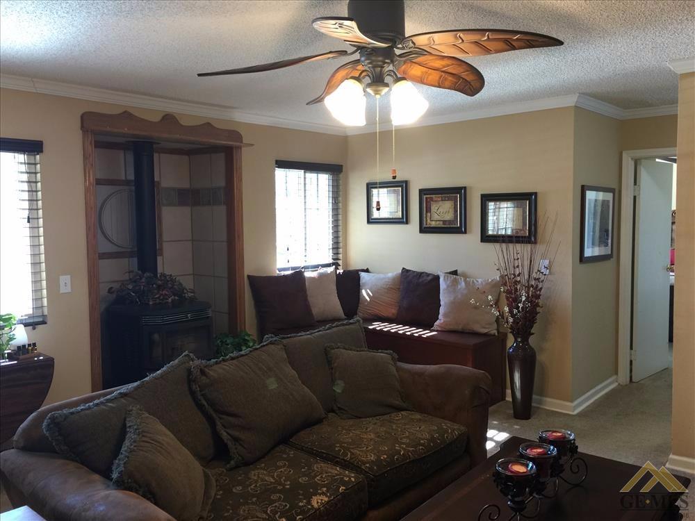28041 Seabiscuit Way, Tehachapi, CA 93561 photo 3