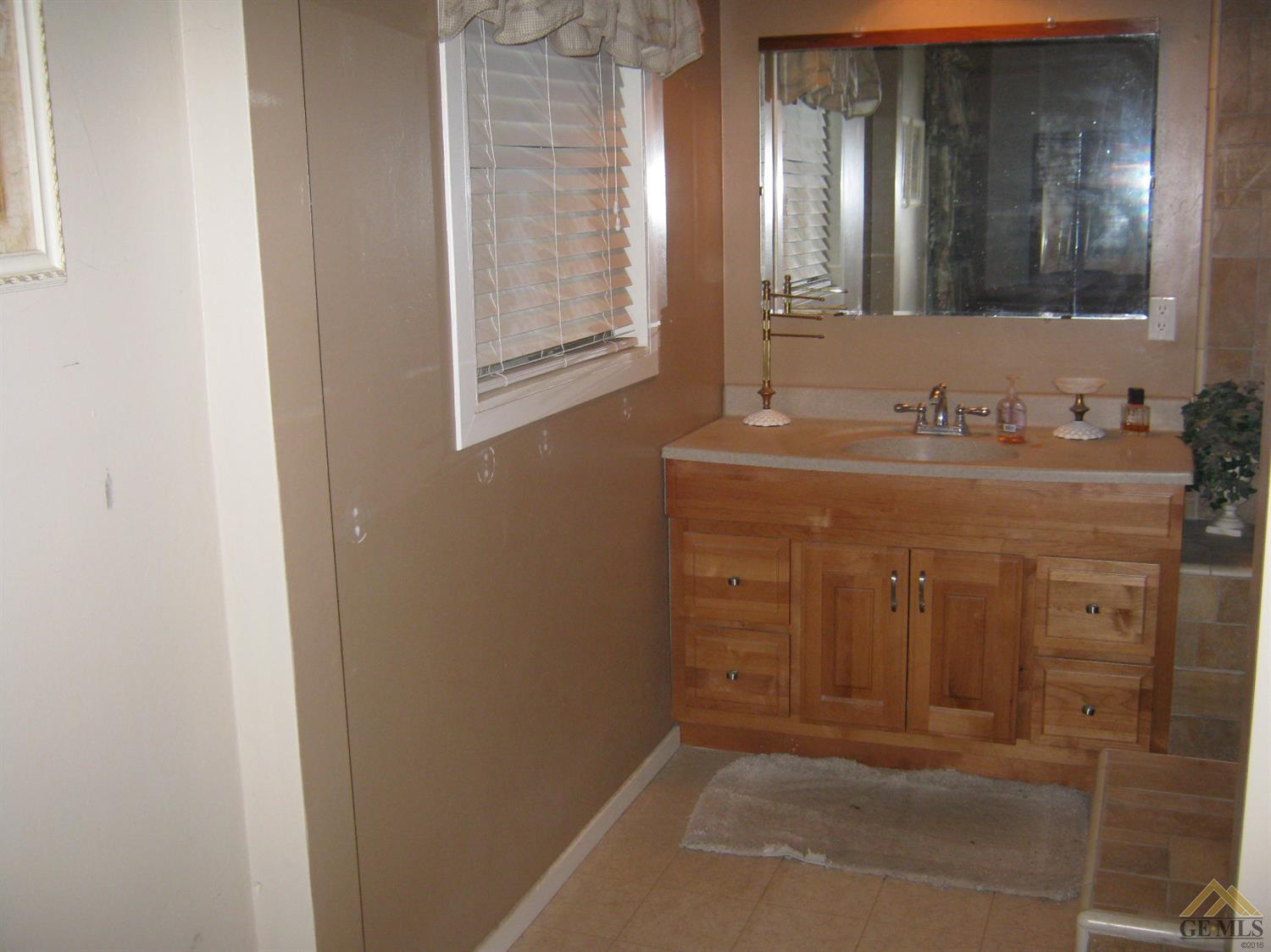 405 Beech Ave, Shafter, CA 93263 photo 15