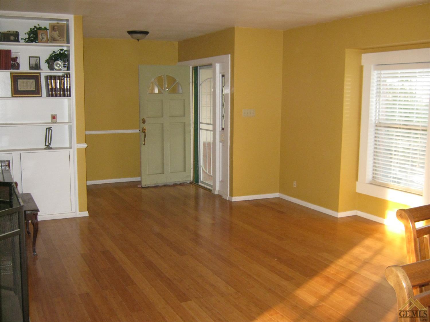 405 Beech Ave, Shafter, CA 93263 photo 4